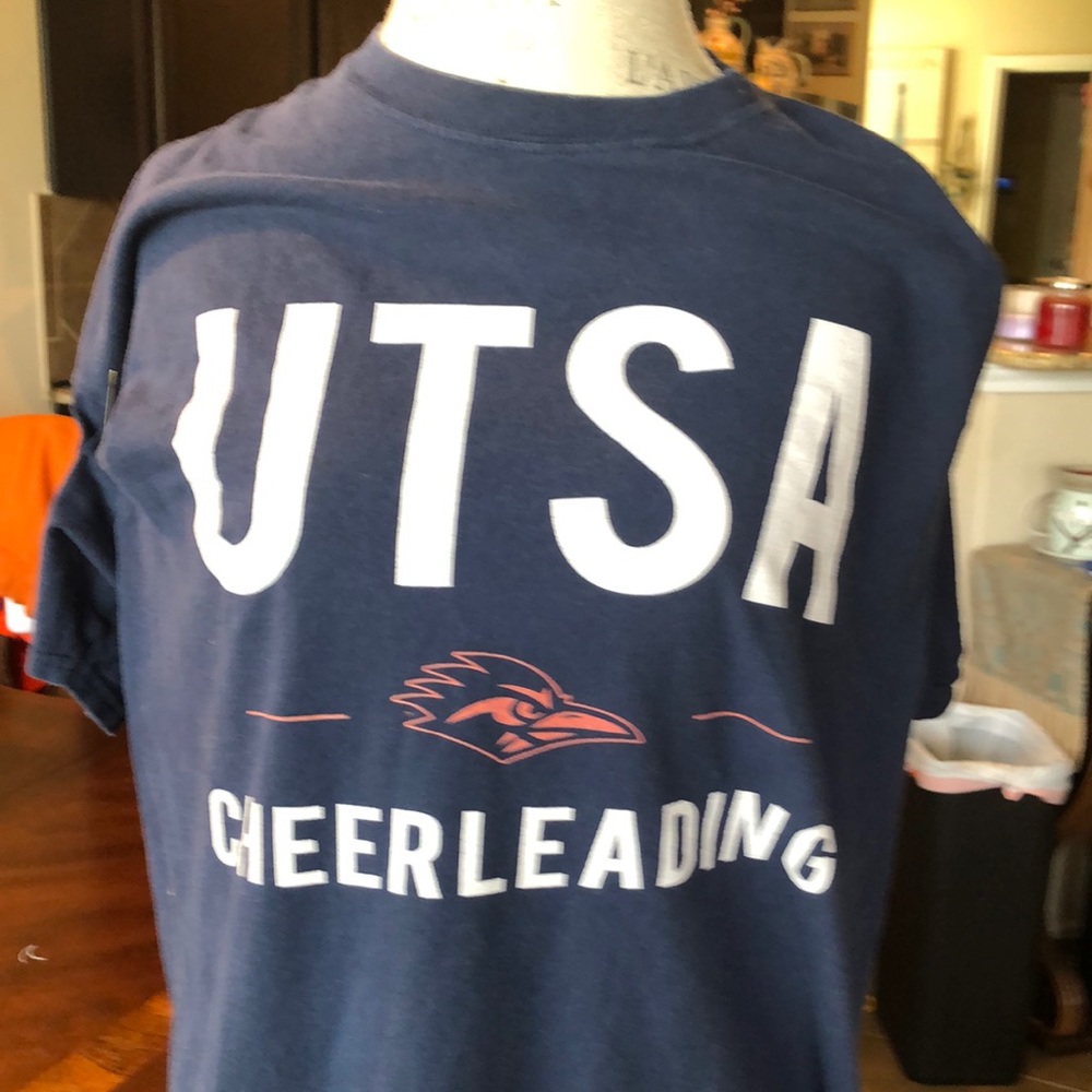 University of Texas-San Antonio-cheerleading T shirt.
